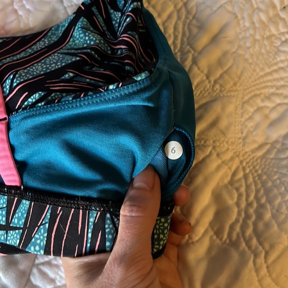 Lululemon Energy Sports Bra Blue and Pink Fern Print - Picture 6 of 6